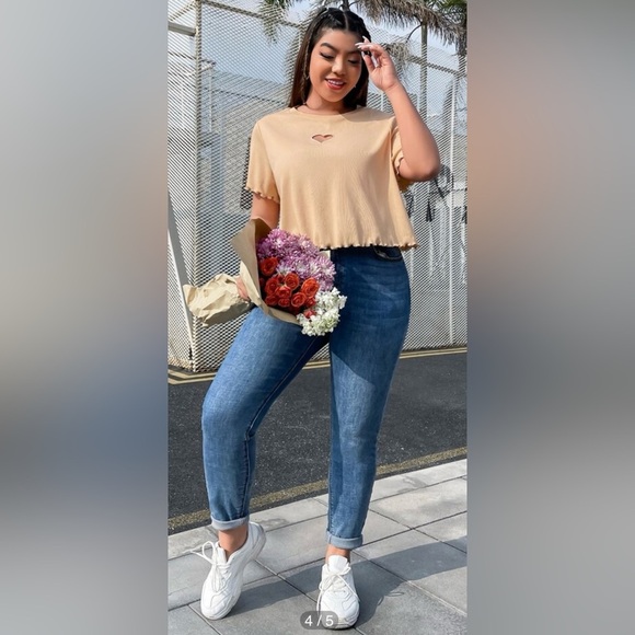 SHEIN EZwear Plus Heart Cut-Out Cropped Tee | Apricot | 1XL - Picture 1 of 5